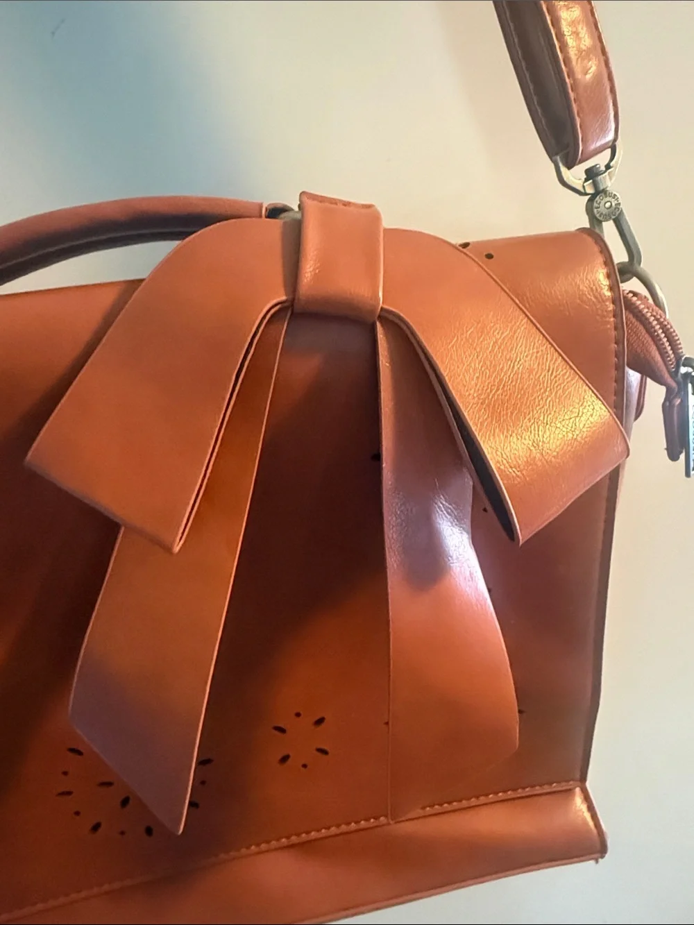 Ecosusi Women's Tan Bow Accent Floral Detail Messenger Laptop Bag EUC